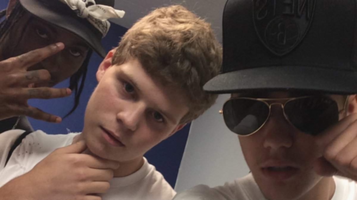 Justin Bieber och Yung Lean tog en avslappnad selfie. 